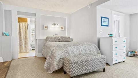 Beautiful inn ideal location Suite 1 Ocean Cove House in Ogunquit