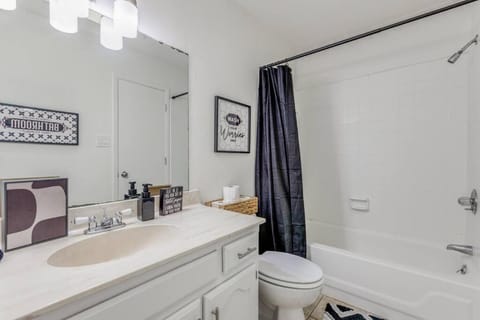 Cute Chic 2B 2B Duplex APT Apartment in Frisco