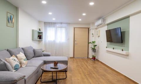 Entire Apt, Maisonette, 1 Bedroom Apartment in Athens