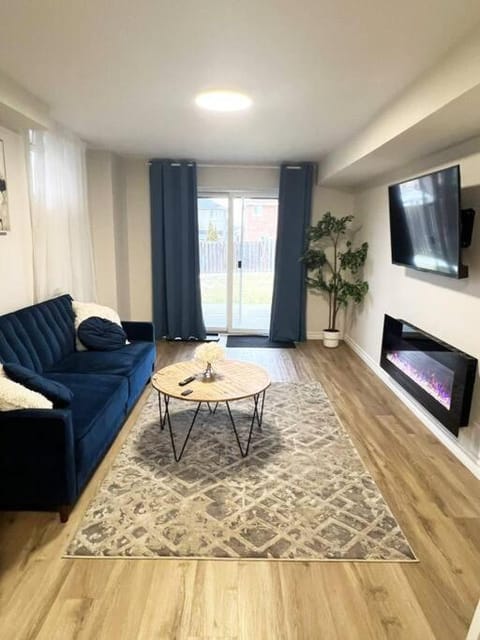 Modern & Cozy 1 Bedroom with fast Wi-Fi, BBQ & Patio Appartement in Barrie