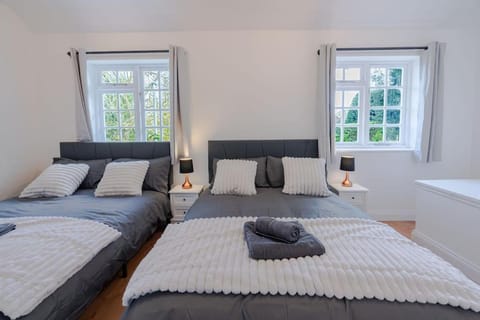 Putney Haven 3BD 2 Bath Sleeps 8 Apartment in London Borough of Richmond upon Thames