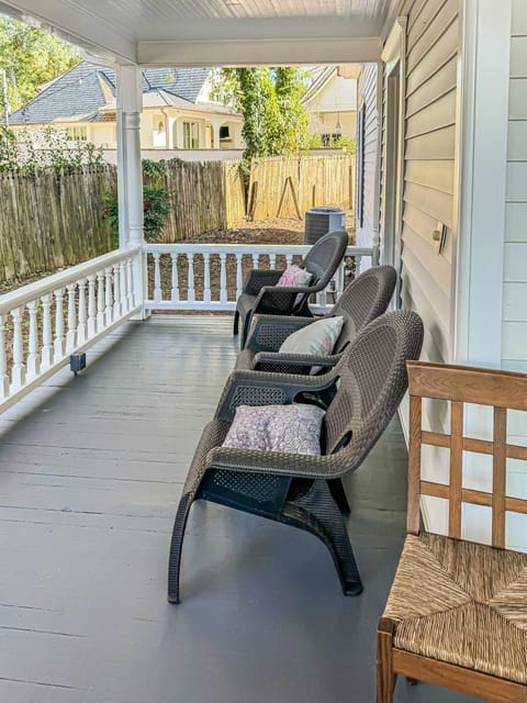 Historic Walking Distance Wraparound Porch House in Cornelius