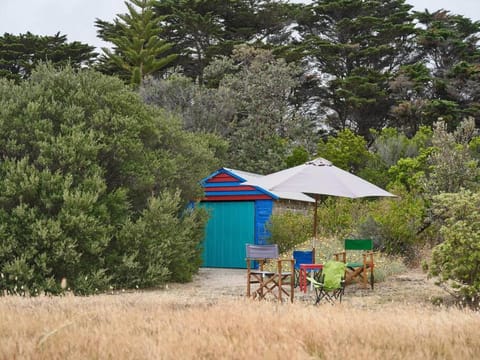 Warraburra Beach Shack, Rosebud - entire house and your own private beach box! House in Rosebud