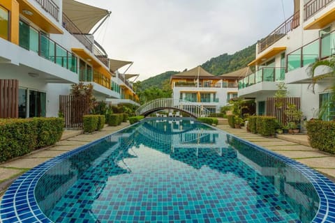 Property building, Swimming pool