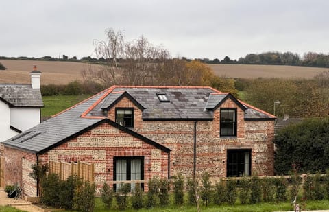 Property building, Day, Natural landscape, Landmark view