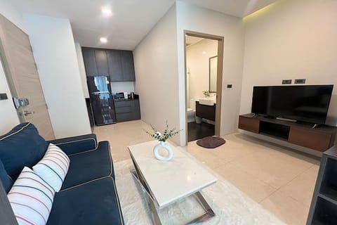 Viva Patong Apartment B402, Close to Patong's Nightlife, Beach & More Apartment in Patong