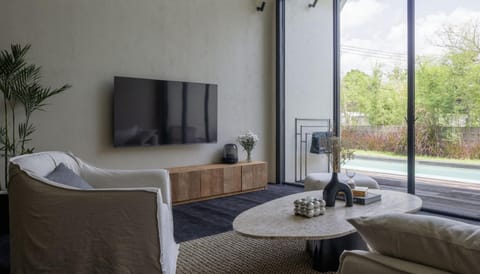 TV and multimedia, Seating area, Pool view