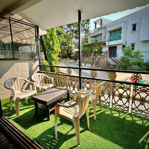 Property building, Day, Garden, View (from property/room), Balcony/Terrace, Seating area, Garden view