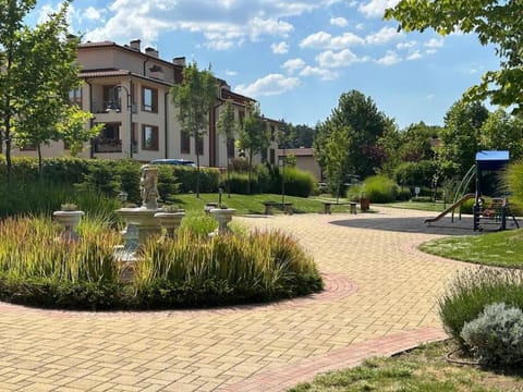 Garden, Garden view