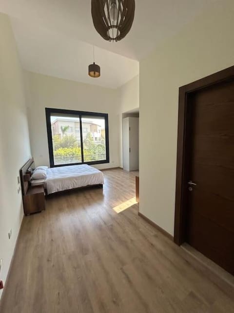 ZEN stays Elegant 2BR Lakeview Apartment in New Cairo City