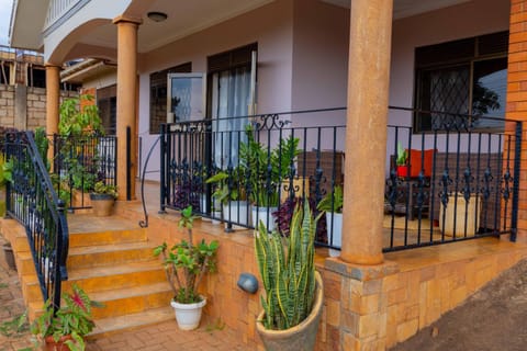 The Cozy Cove Apartment in Kampala