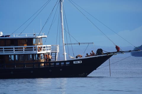 Maki Boat Docked boat in Padang