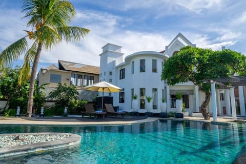 Property building, Garden view, Swimming pool