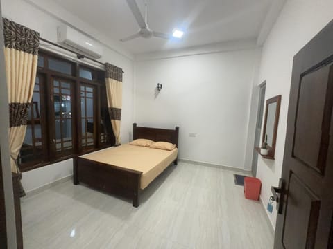 Sns Guest House Inn in Central Province