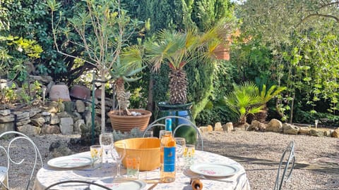 Garden, Dining area