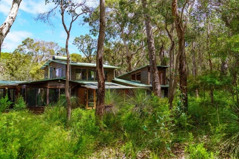 Property building, Natural landscape, Garden, Garden view