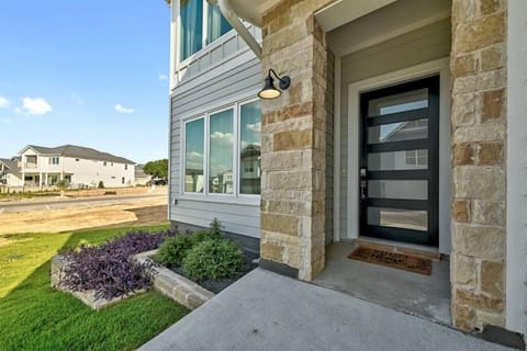 Lakeview Landing LBJ - Lakeview -Golf - Pool - Lake LBJ - Pickleball House in Kingsland