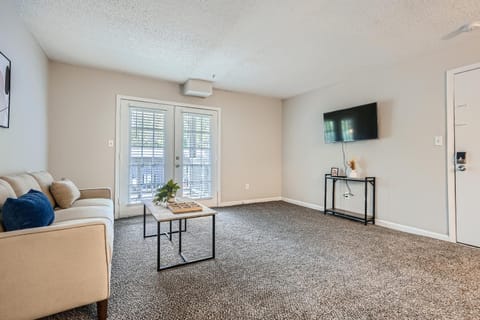 Crest At East Cobb 1812 Comfort, Spacious 2bd 2bt Apartment in Marietta