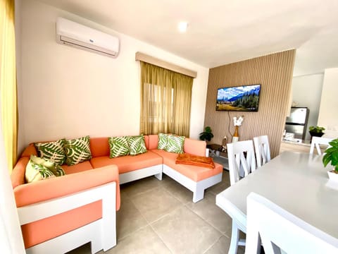 TV and multimedia, Living room, Dining area, Evening entertainment, air conditioner