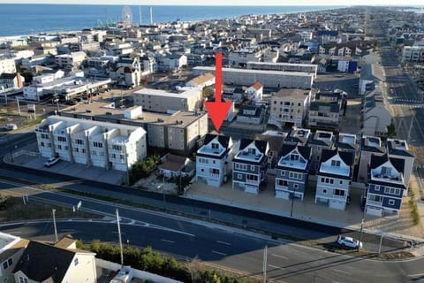 Luxury Beach House in Seaside! Now Available! House in Seaside Heights