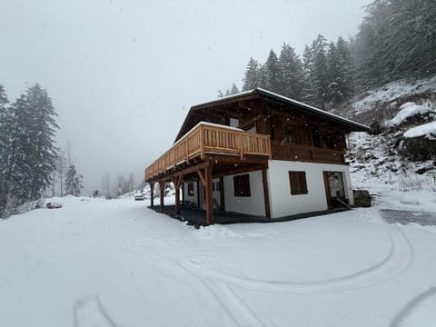 Chalet des Eaux Rousses -Renove -Prive - Vues 360 Mont Blanc Chalet in Les Houches