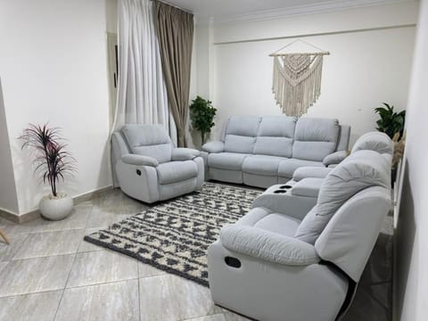 Luxury Apartment Dar Masr with Garden - New Cairo Apartment in New Cairo City