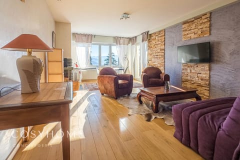 Alpine Sunset l Attique l Golf Apartment in Sierre