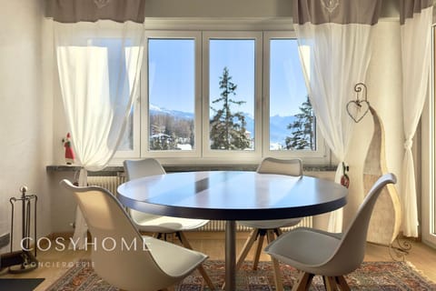 Alpine Sunset l Attique l Golf Apartment in Sierre