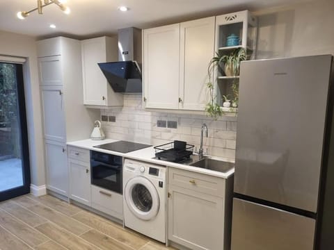 Beautiful newly renovated flat in Orpington Apartment in Orpington