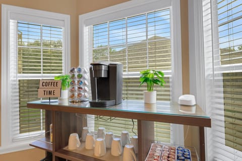 Coffee/tea facilities, Kitchen or kitchenette