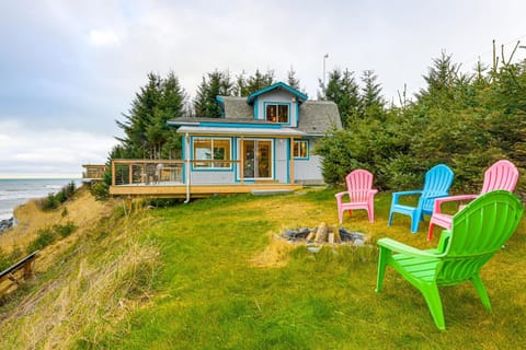 Deck and Panoramic Views Bayfront House in Homer! Maison in Homer