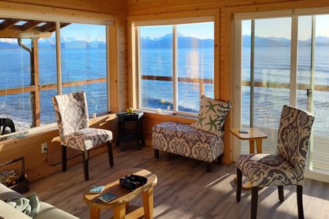 Deck and Panoramic Views Bayfront House in Homer! Maison in Homer