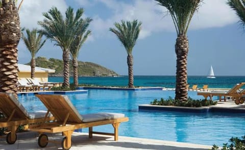 Dawn Beach Club Apartment in Sint Maarten