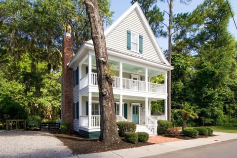 Bluffton Breeze-3BR Heart of Old Town Village Home House in Bluffton