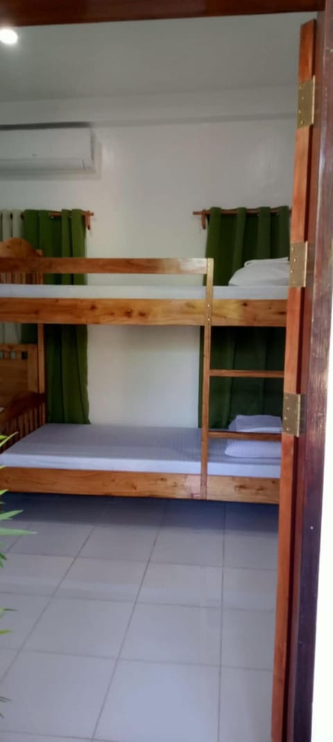 MJ's Guesthouse Bed and Breakfast in Siquijor