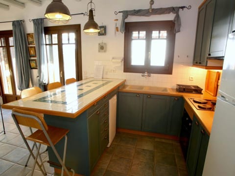 Kitchen or kitchenette, kitchen