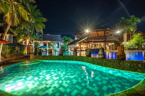 Swimming pool, Swimming pool