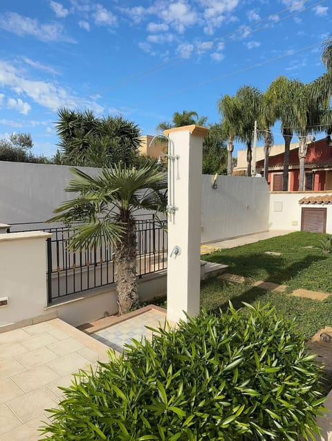 Garden, Inner courtyard view