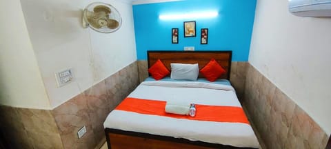 Bed, Photo of the whole room, Bedroom, air conditioner