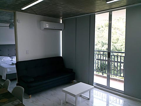 Communal lounge/ TV room, Balcony/Terrace