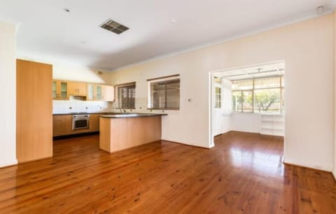 Eastern Suburbs Get Away House in Adelaide