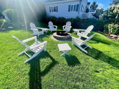 Ocean Street Paradise Walk to Footbridge Beach with Family House in Ogunquit