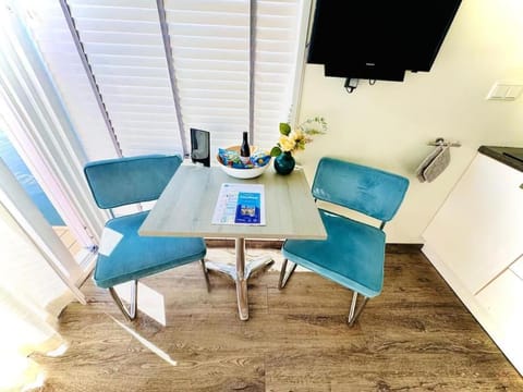 ''Statia'' Cozy & Romantic Houseboat in Maastricht House in Maastricht