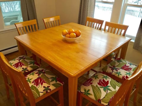 The School Street Cottage Family Fun and Walking distance to Beach and Downtown House in Ogunquit