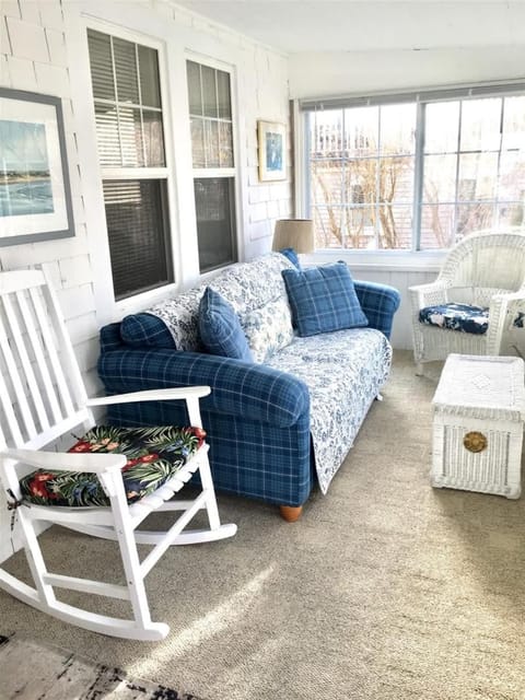 The School Street Cottage Family Fun and Walking distance to Beach and Downtown House in Ogunquit