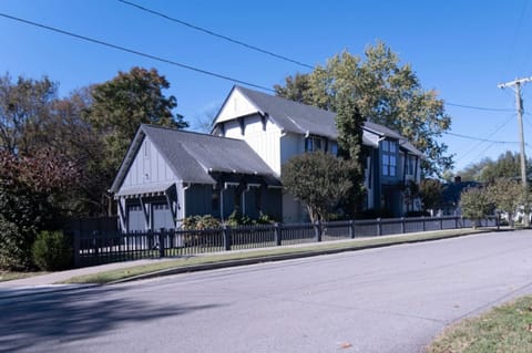 Property building, Street view