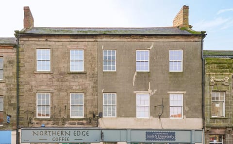 Property building, Landmark view, Street view, Location