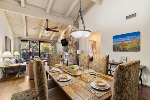 Gated Community, Stunning Views & Community Amenities Canyon Mesa Getaway House in Village of Oak Creek