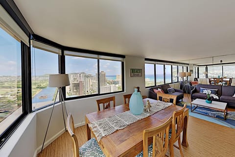 Waikiki Penthouse Breathtaking Panoramic Views House in McCully-Moiliili