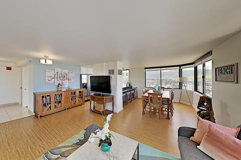 Waikiki Penthouse Breathtaking Panoramic Views House in McCully-Moiliili